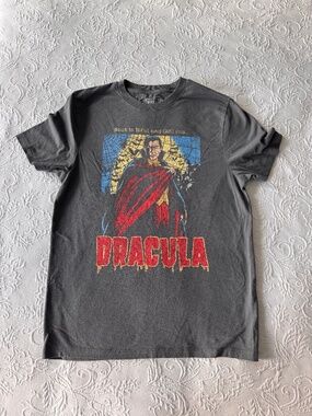 universal monsters dracula tee unisex M halloween